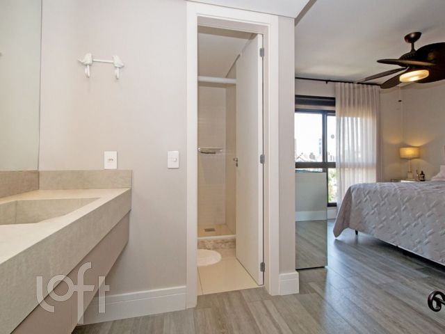 Apartamento com 118m², 2 dormitórios, 2 suítes, 2 vagas, Petrópolis em Porto Alegre