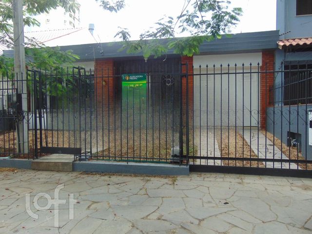 Casa com 200m², 3 dormitórios, 1 suíte, 2 vagas, Jardim Botânico em Porto Alegre