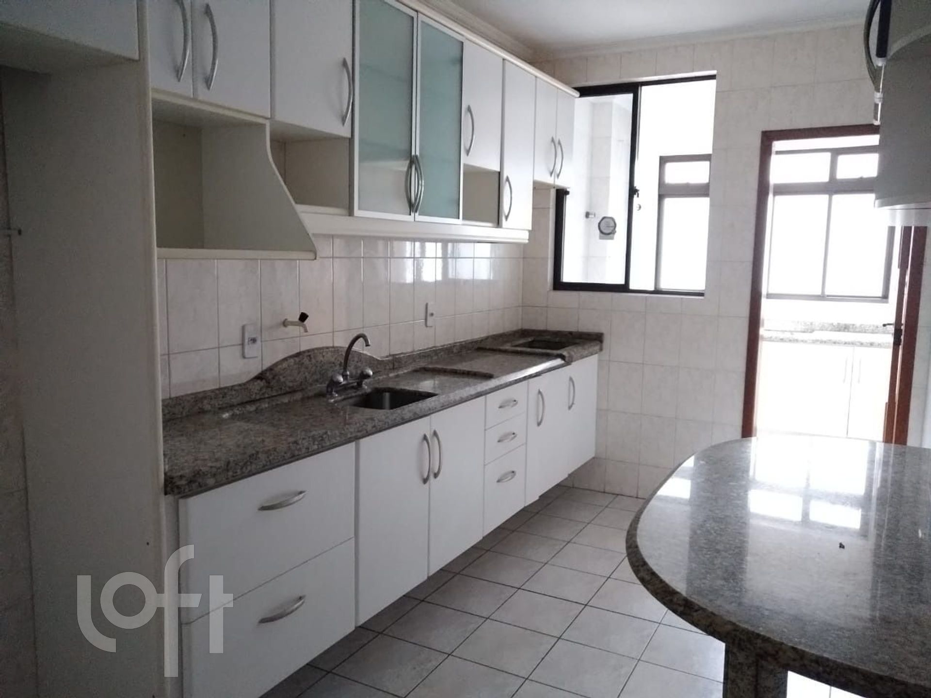 Apartamentos com 97m², 3 quartos, 1 suíte, 1 garagem, no bairro Kobrasol em São José