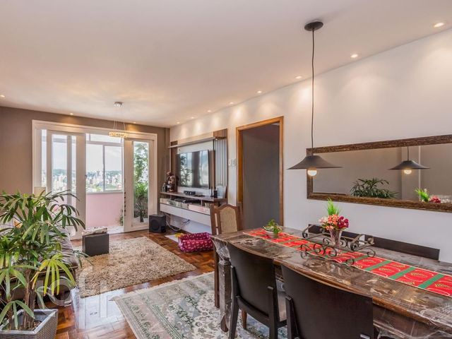 Apartamento com 110m², 3 dormitórios, 1 vaga, Rio Branco em Porto Alegre