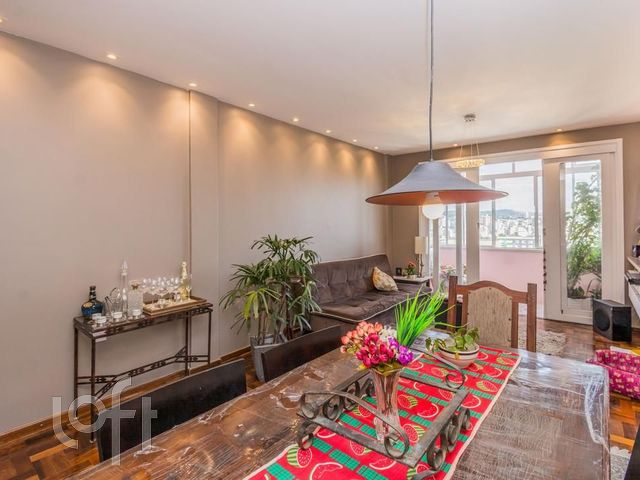 Apartamento com 110m², 3 dormitórios, 1 vaga, Rio Branco em Porto Alegre