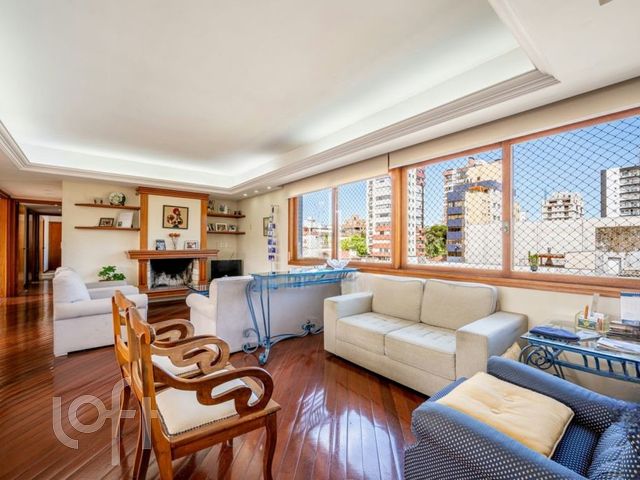 Apartamento com 175m², 3 dormitórios, 1 suíte, 3 vagas, Petrópolis em Porto Alegre