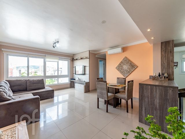 Apartamento com 86m², 3 dormitórios, 1 suíte, 2 vagas, Santana em Porto Alegre