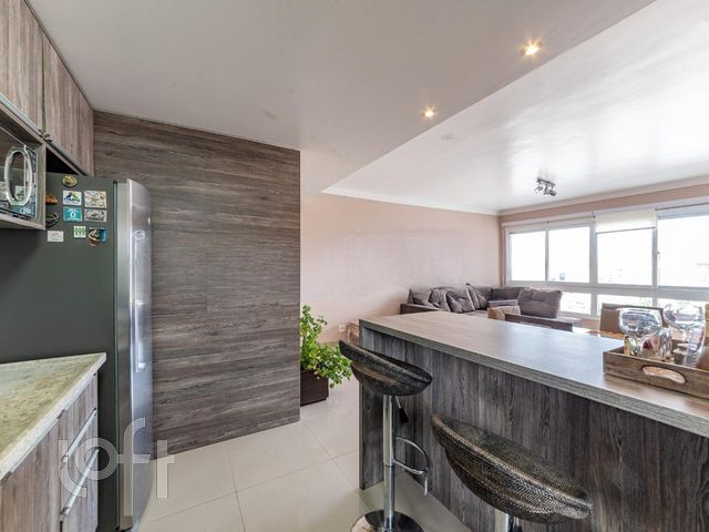 Apartamento com 86m², 3 dormitórios, 1 suíte, 2 vagas, Santana em Porto Alegre