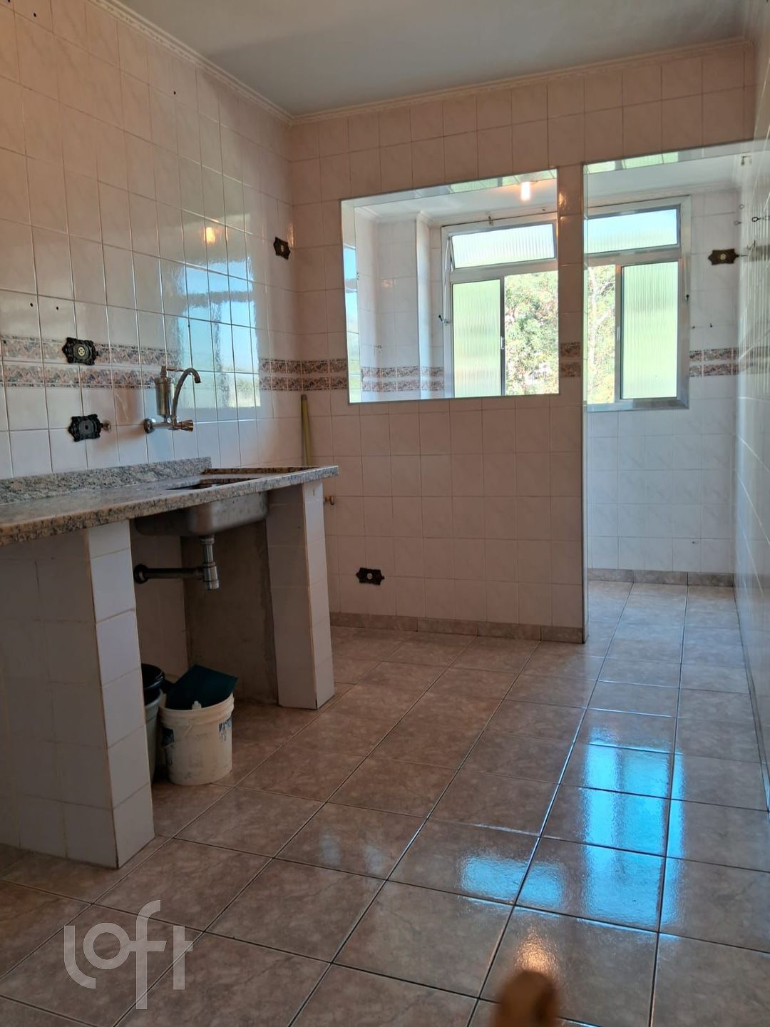 Apartamento à venda com 2 quartos, 62m² - Foto 3