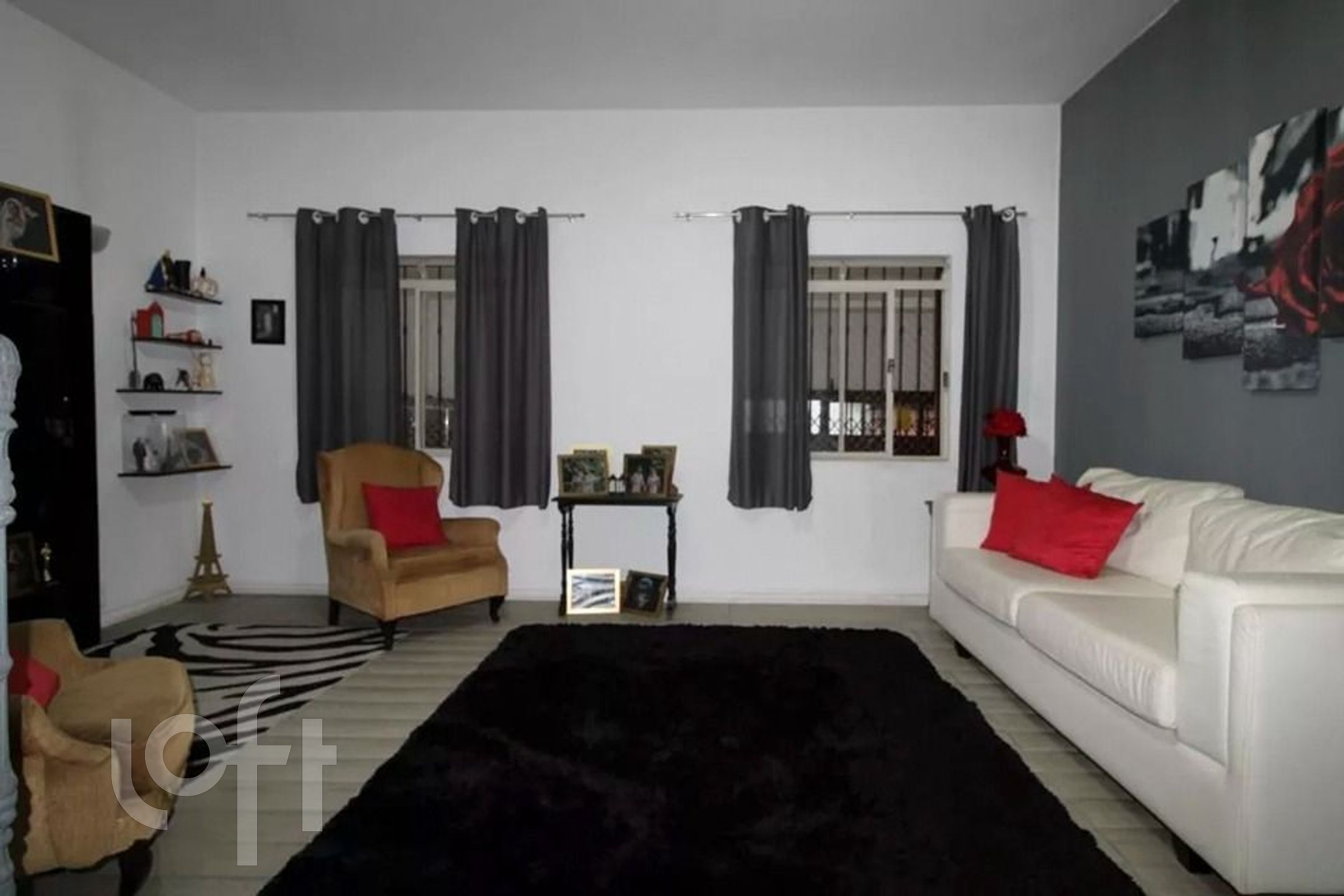 Casa à venda com 4 quartos, 210m² - Foto 1