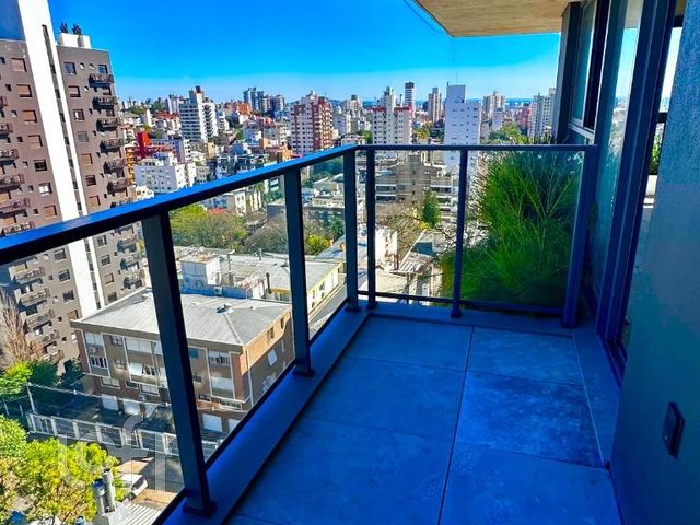 Apartamento com 117m², 3 dormitórios, 3 suítes, 2 vagas, Petrópolis em Porto Alegre