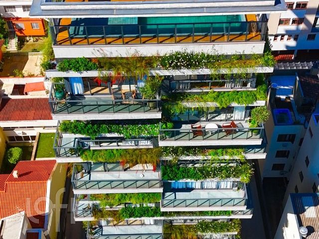 Apartamento com 117m², 3 dormitórios, 3 suítes, 2 vagas, Petrópolis em Porto Alegre