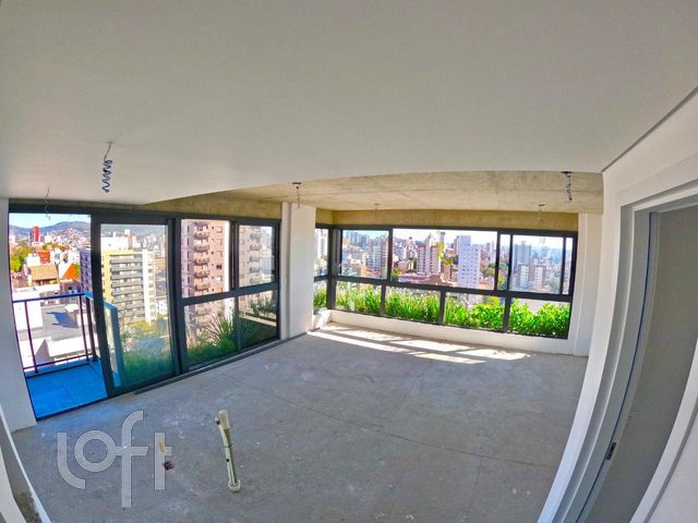 Apartamento com 117m², 3 dormitórios, 3 suítes, 2 vagas, Petrópolis em Porto Alegre