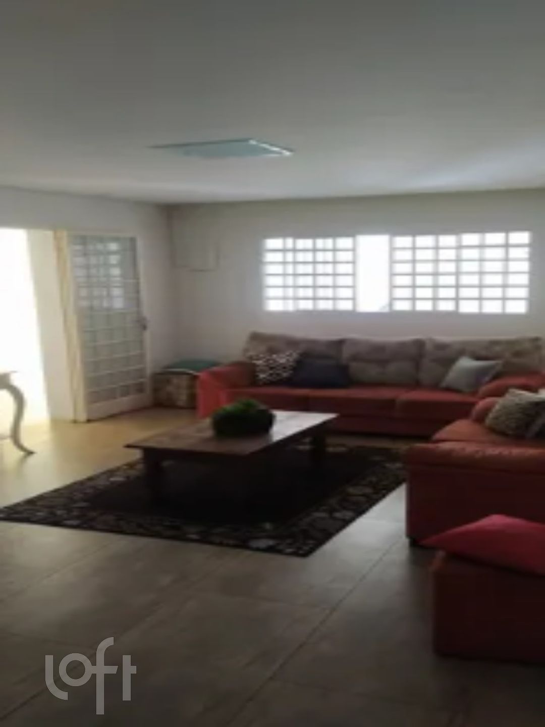 Casa à venda com 4 quartos, 200m² - Foto 1