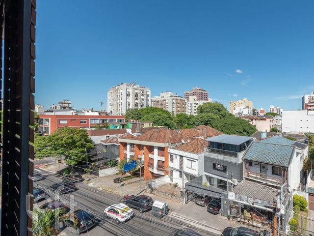 Apartamento com 79m², 2 dormitórios, 2 suítes, 1 vaga, Rio Branco em Porto Alegre