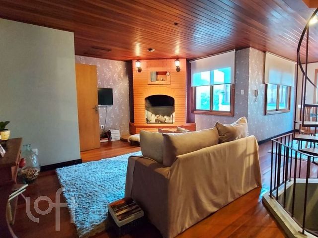 Apartamento com 176m², 3 dormitórios, 1 suíte, 1 vaga, Petrópolis em Porto Alegre