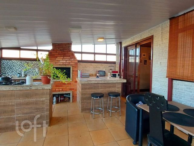 Apartamento com 176m², 3 dormitórios, 1 suíte, 1 vaga, Petrópolis em Porto Alegre