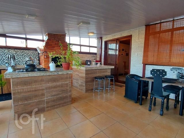 Apartamento com 176m², 3 dormitórios, 1 suíte, 1 vaga, Petrópolis em Porto Alegre