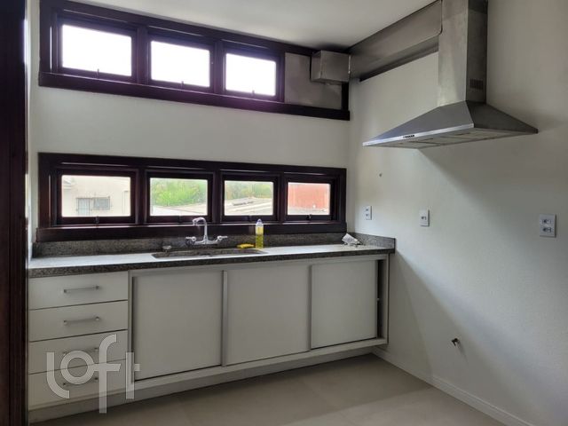 Apartamento com 129m², 3 dormitórios, 1 suíte, 1 vaga, Petrópolis em Porto Alegre