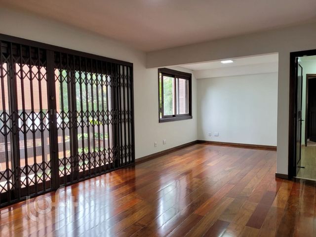 Apartamento com 129m², 3 dormitórios, 1 suíte, 1 vaga, Petrópolis em Porto Alegre
