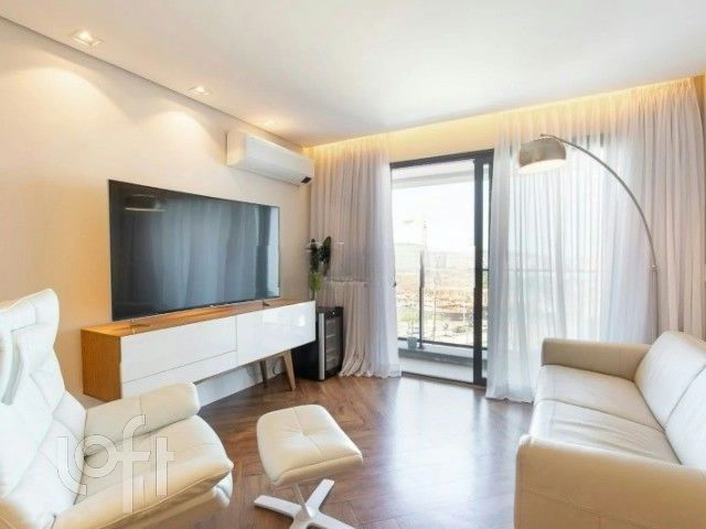 Apartamento com 74m², 2 dormitórios, 1 suíte, 2 vagas, Petrópolis em Porto Alegre