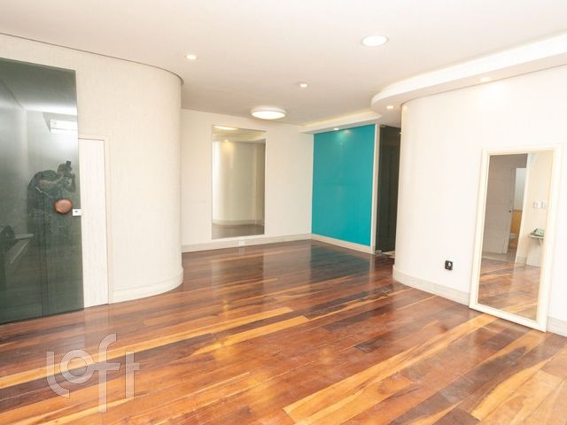 Apartamento com 202m², 3 dormitórios, 1 suíte, 1 vaga, Santa Cecília em Porto Alegre