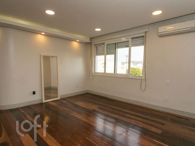 Apartamento com 202m², 3 dormitórios, 1 suíte, 1 vaga, Santa Cecília em Porto Alegre