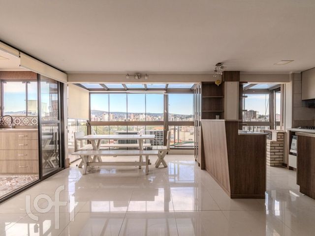 Apartamento com 202m², 3 dormitórios, 1 suíte, 1 vaga, Santa Cecília em Porto Alegre
