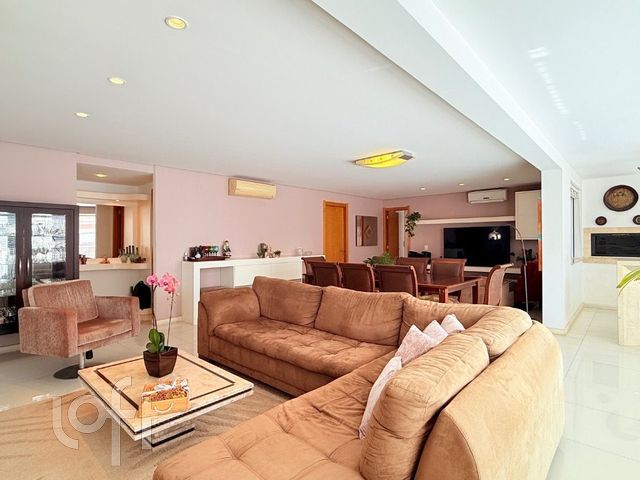 Apartamento com 163m², 3 dormitórios, 3 suítes, 2 vagas, Jardim Europa em Porto Alegre