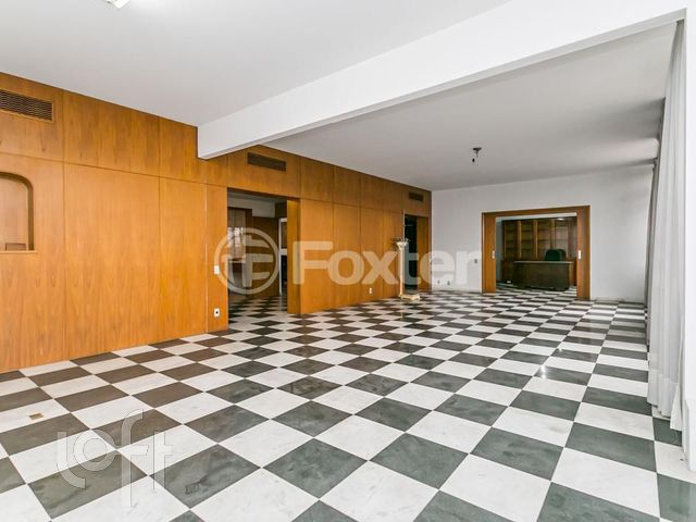 Apartamento com 381m², 4 dormitórios, 1 suíte, 2 vagas, Moinhos de Vento em Porto Alegre