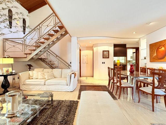 Apartamento com 200m², 3 dormitórios, 3 suítes, 2 vagas, Higienópolis em Porto Alegre