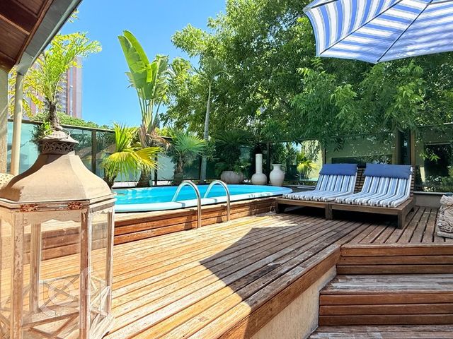 Apartamento com 200m², 3 dormitórios, 3 suítes, 2 vagas, Higienópolis em Porto Alegre