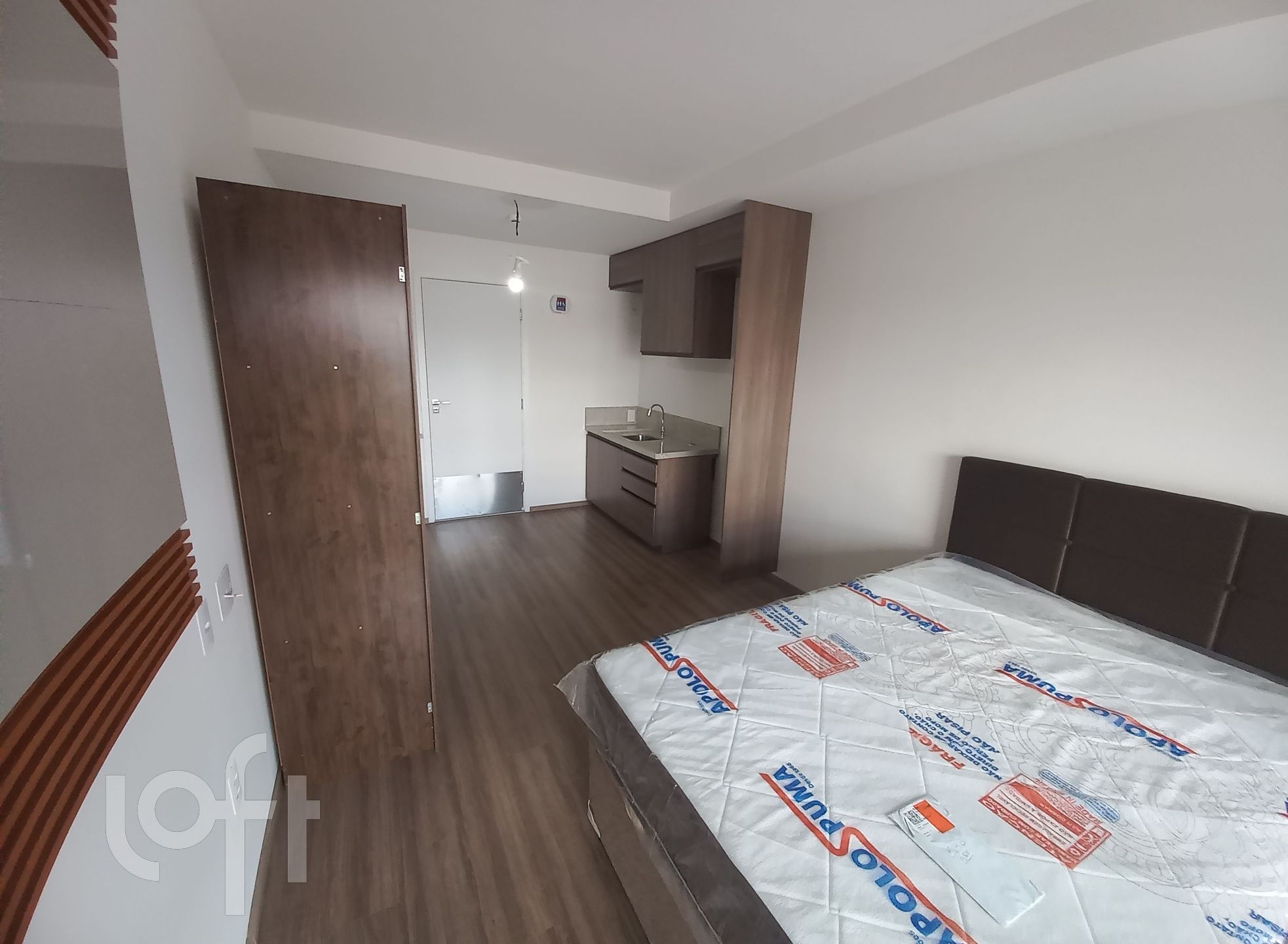 Apartamento à venda com 1 quarto, 27m² - Foto 2