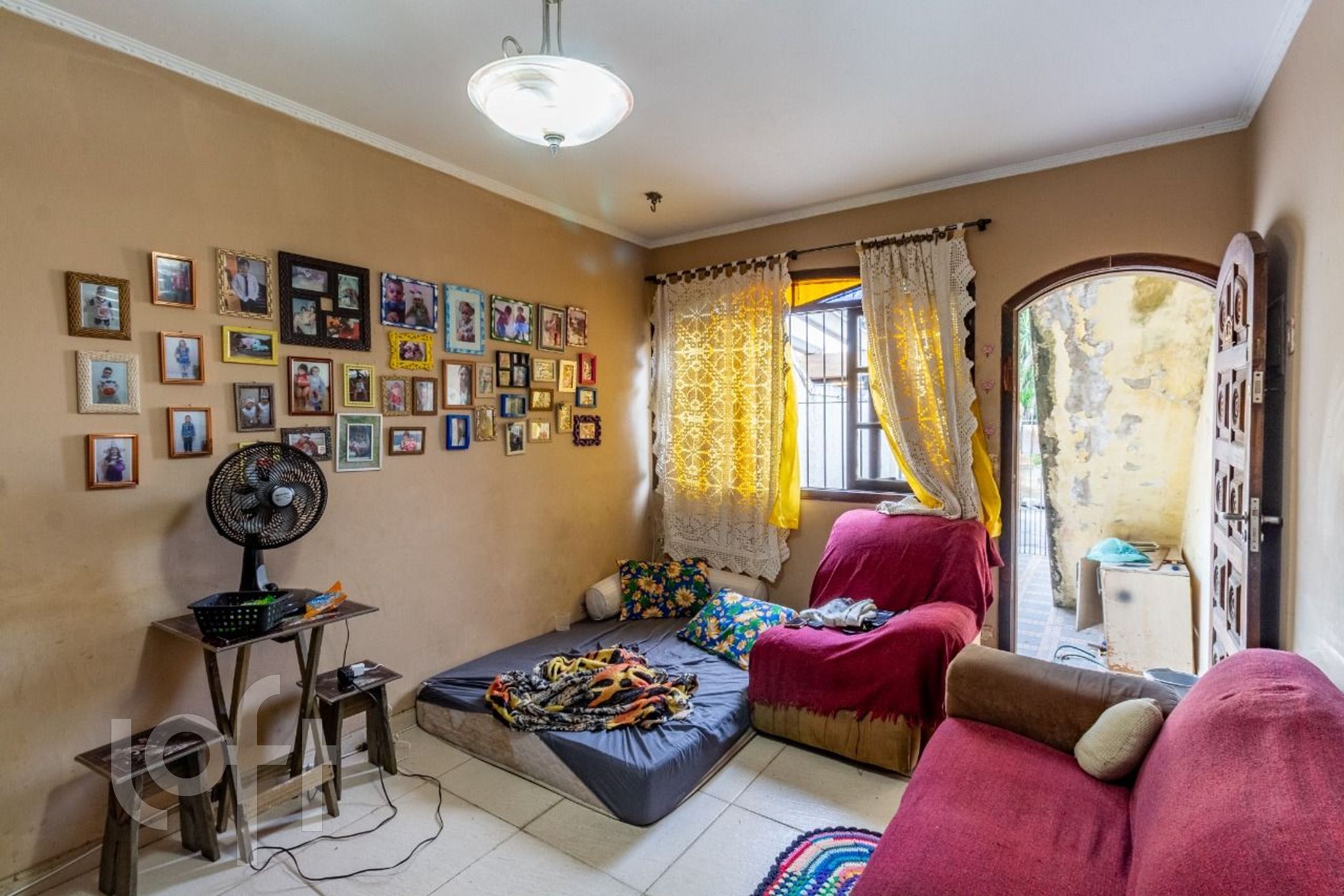 Casa à venda com 4 quartos, 116m² - Foto 1