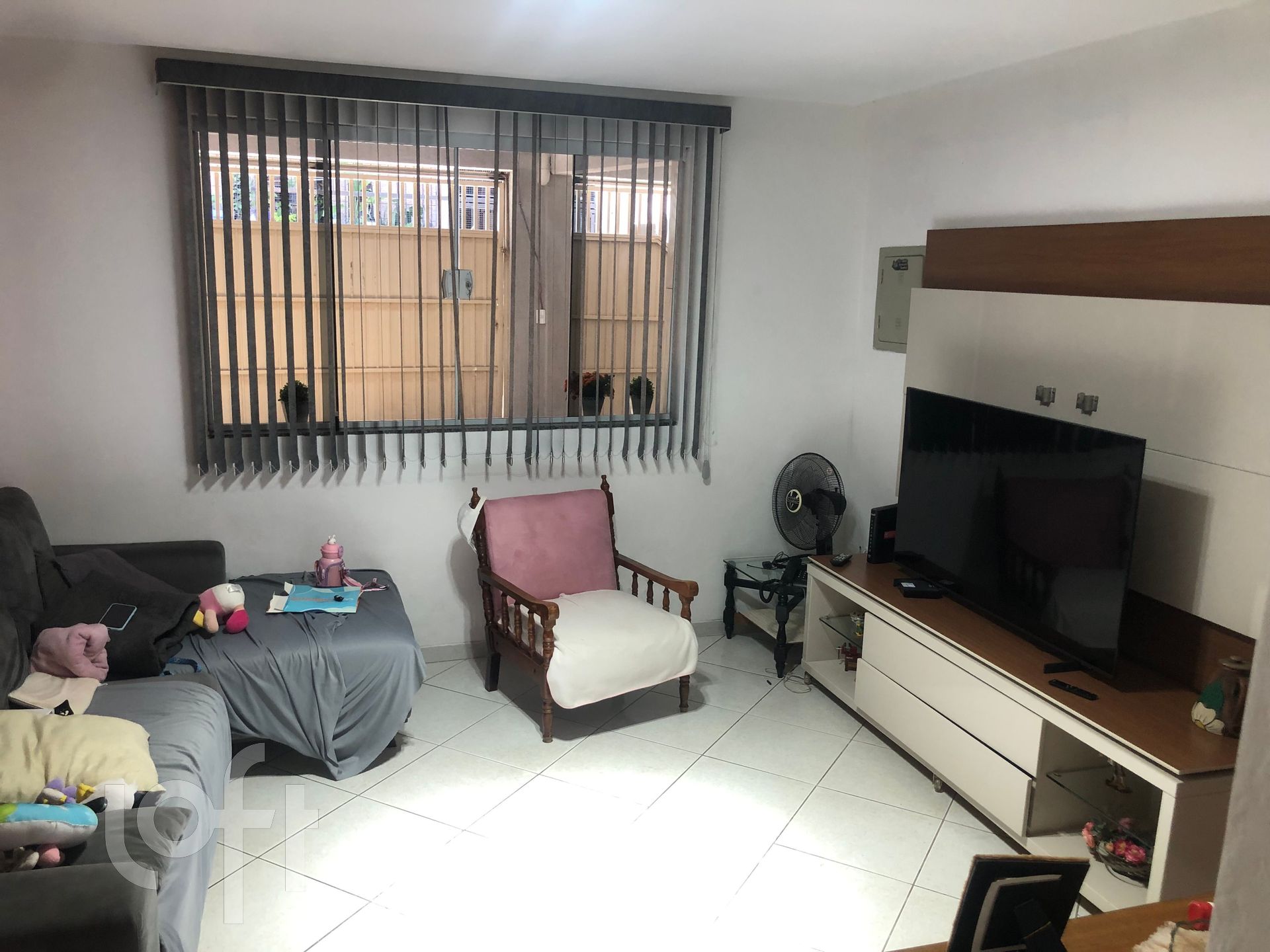 Casa à venda com 6 quartos, 250m² - Foto 1