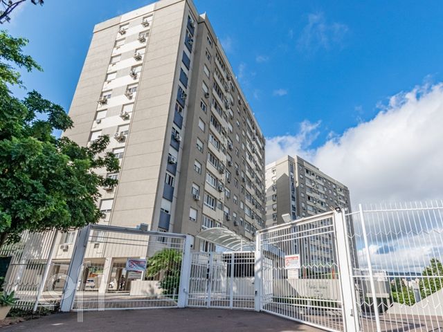 Apartamento com 80m², 3 dormitórios, 1 suíte, 2 vagas, Jardim Botânico em Porto Alegre