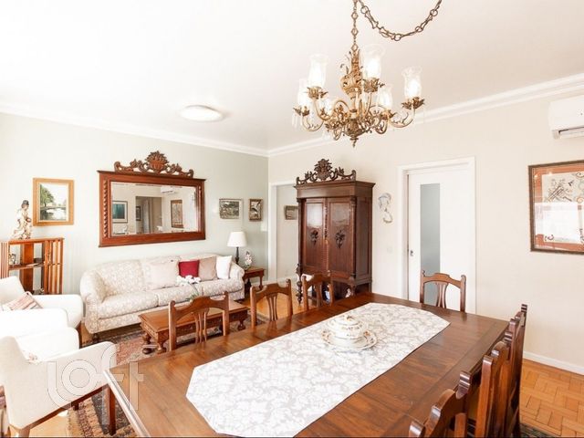 Apartamento com 114m², 3 dormitórios, 1 suíte, 1 vaga, Rio Branco em Porto Alegre