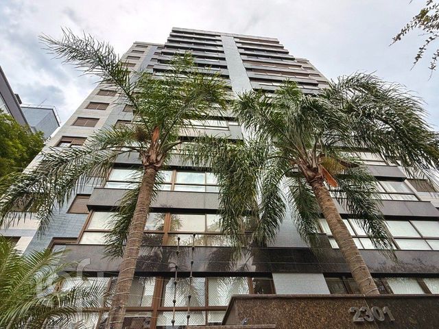Apartamento com 128m², 3 dormitórios, 1 suíte, 2 vagas, Rio Branco em Porto Alegre