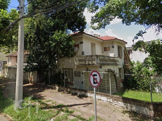 Casa com 157m², 3 dormitórios, 1 suíte, 1 vaga, Rio Branco em Porto Alegre