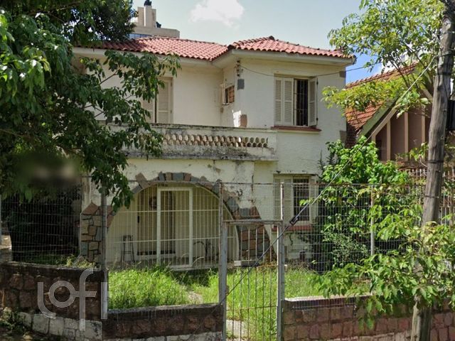 Casa com 157m², 3 dormitórios, 1 suíte, 1 vaga, Rio Branco em Porto Alegre