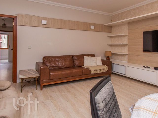 Apartamento com 97m², 3 dormitórios, 1 suíte, 2 vagas, Petrópolis em Porto Alegre