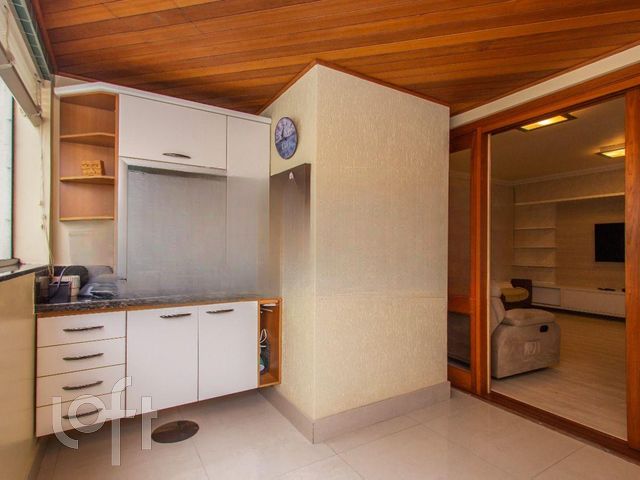 Apartamento com 97m², 3 dormitórios, 1 suíte, 2 vagas, Petrópolis em Porto Alegre