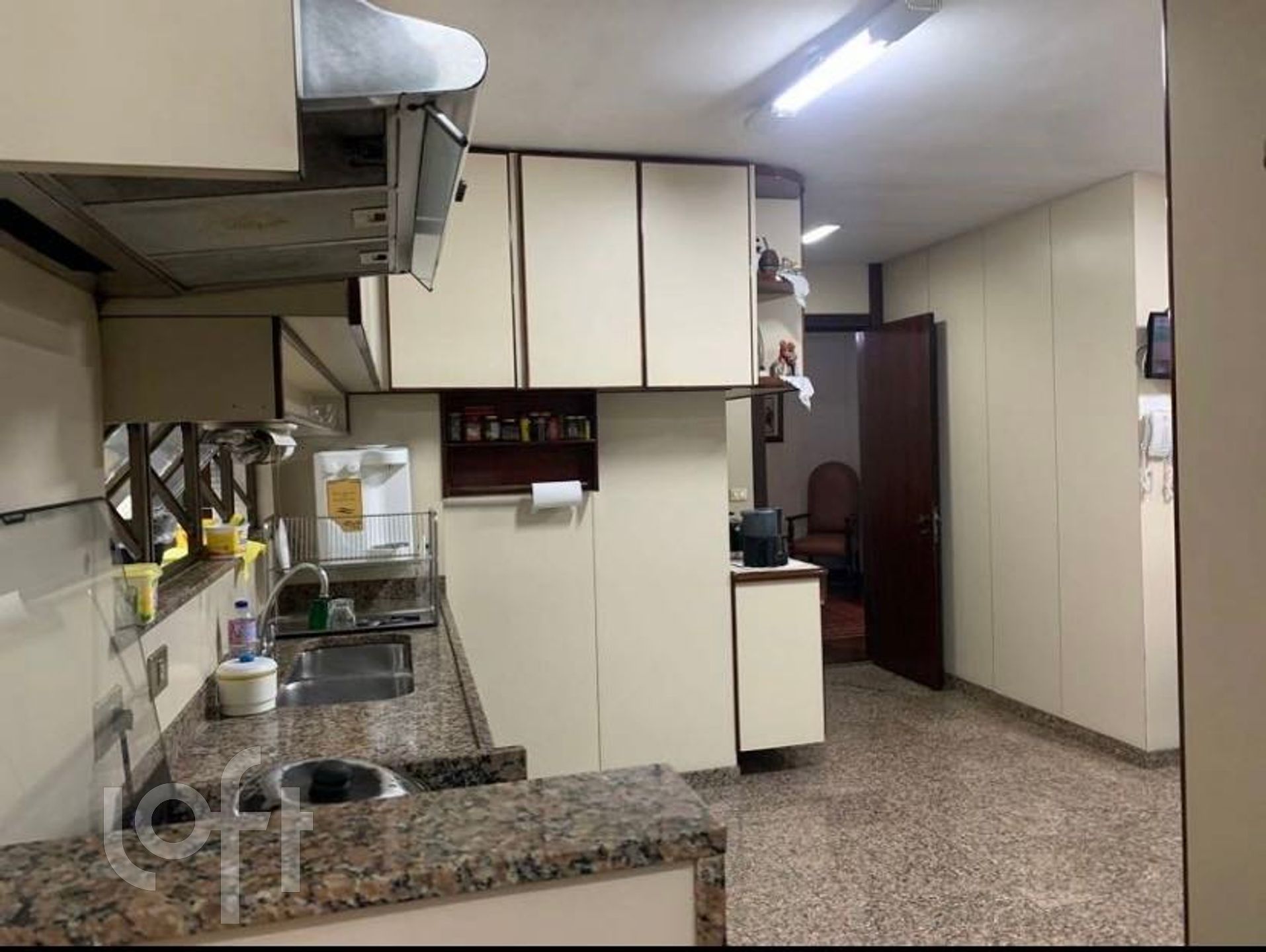 Apartamento à venda com 4 quartos, 250m² - Foto 4