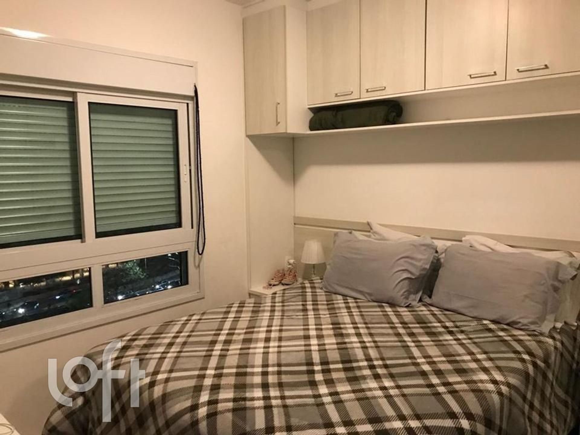 Apartamento à venda com 2 quartos, 64m² - Foto 2