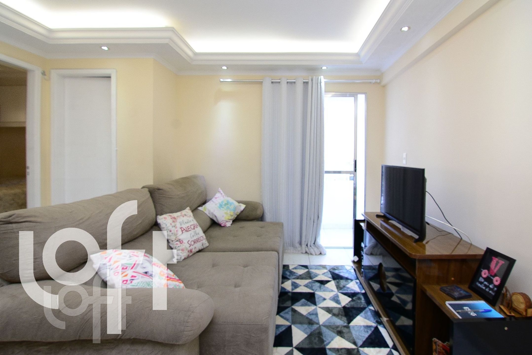 Apartamento à venda com 2 quartos, 57m² - Foto 1