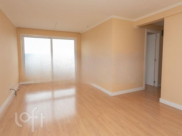Apartamento com 72m², 3 dormitórios, 1 suíte, 2 vagas, Jardim Botânico em Porto Alegre