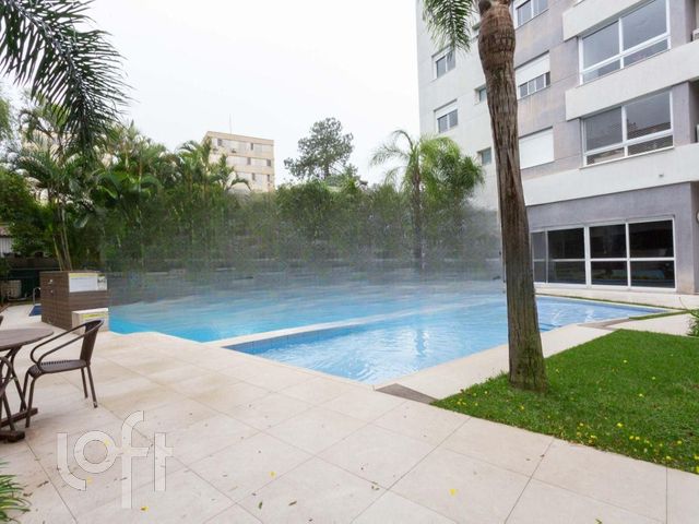 Apartamento com 72m², 3 dormitórios, 1 suíte, 2 vagas, Jardim Botânico em Porto Alegre