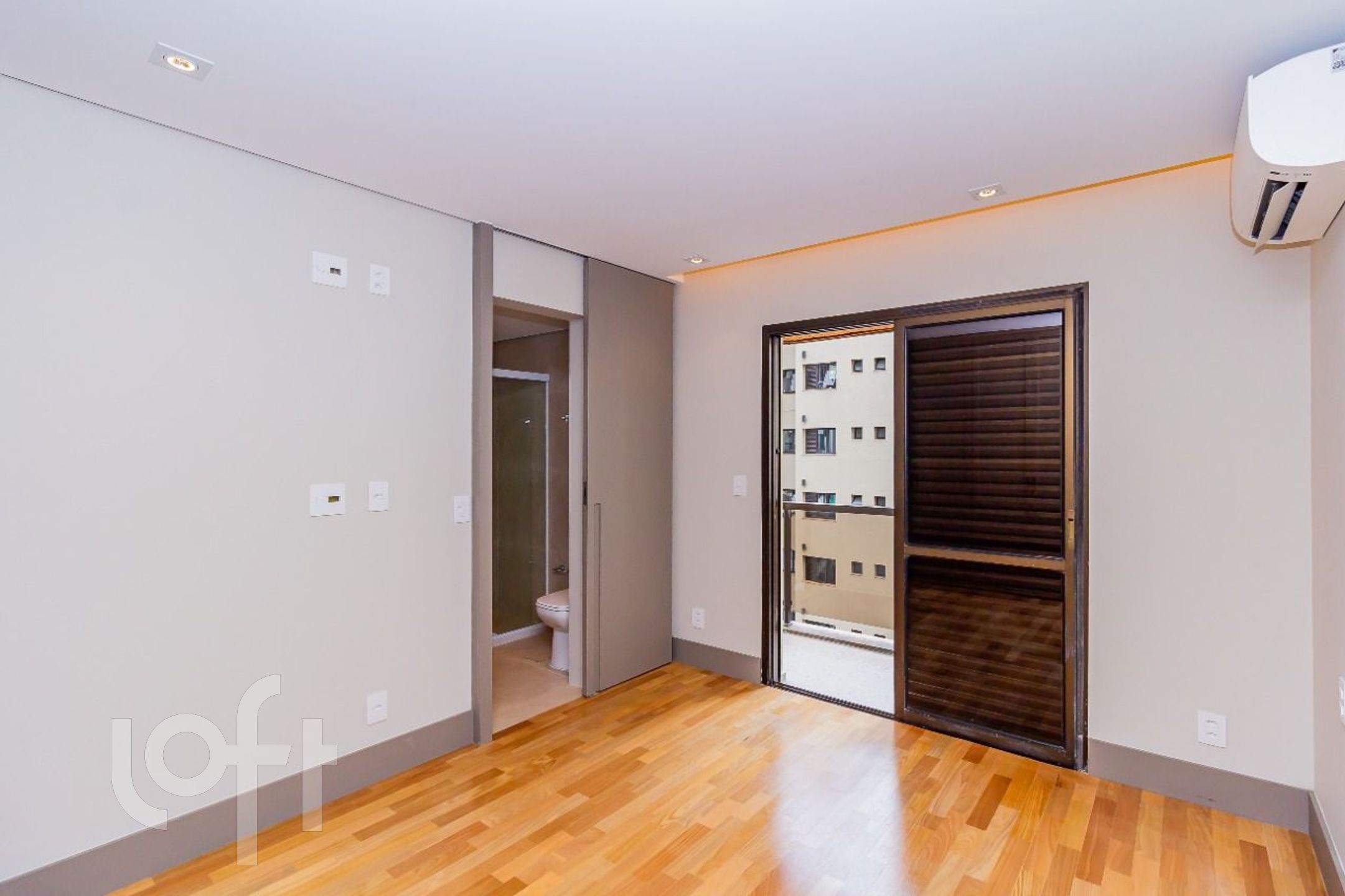 Apartamento à venda com 4 quartos, 217m² - Foto 26