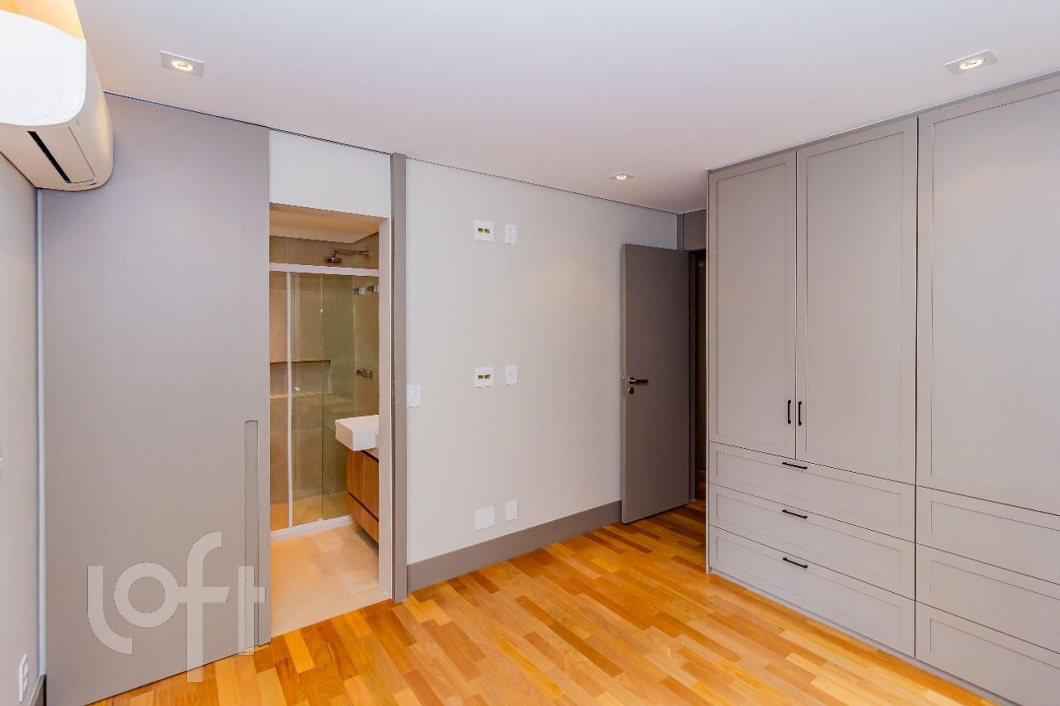 Apartamento à venda com 4 quartos, 217m² - Foto 32