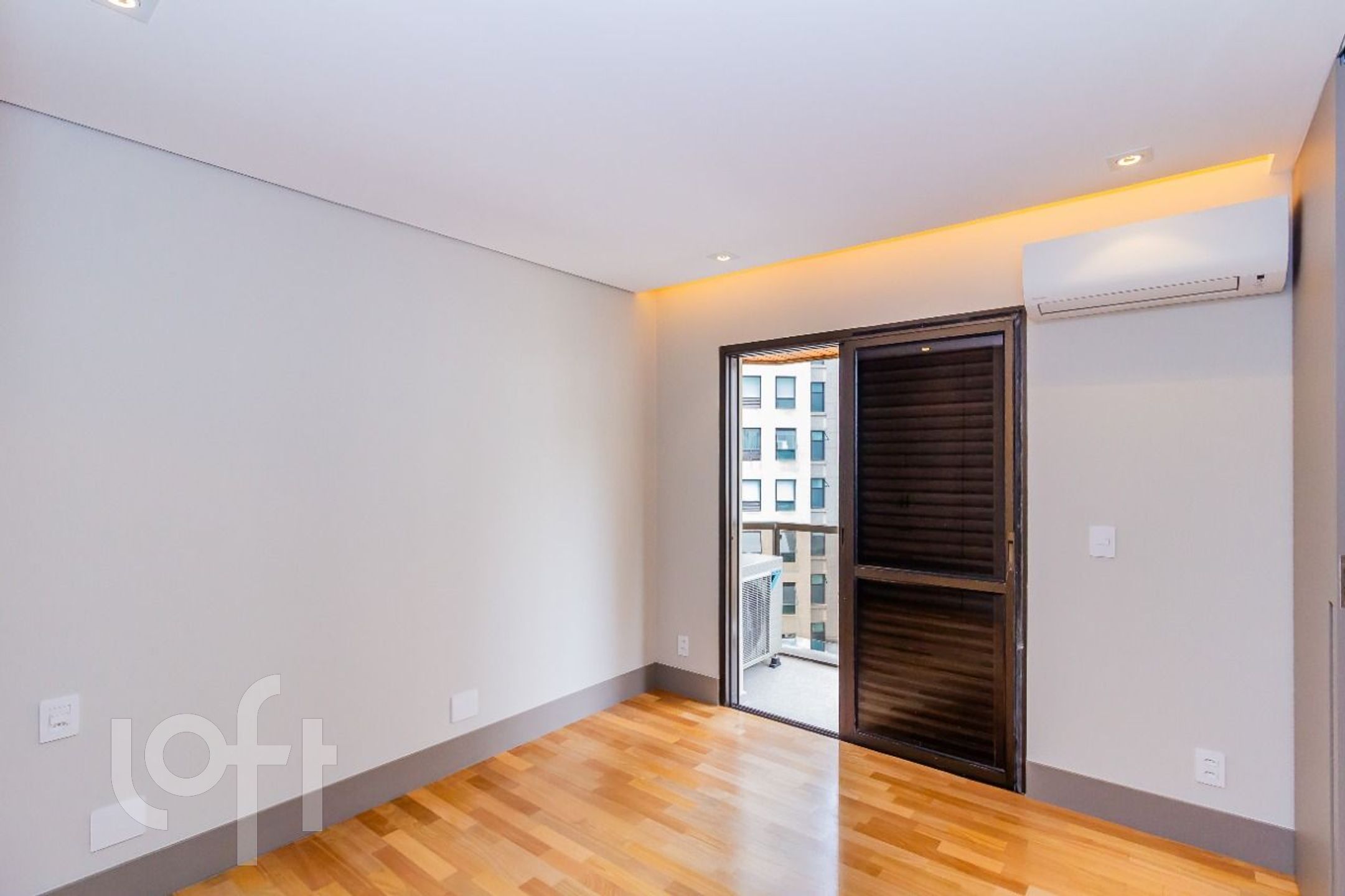 Apartamento à venda com 4 quartos, 217m² - Foto 15