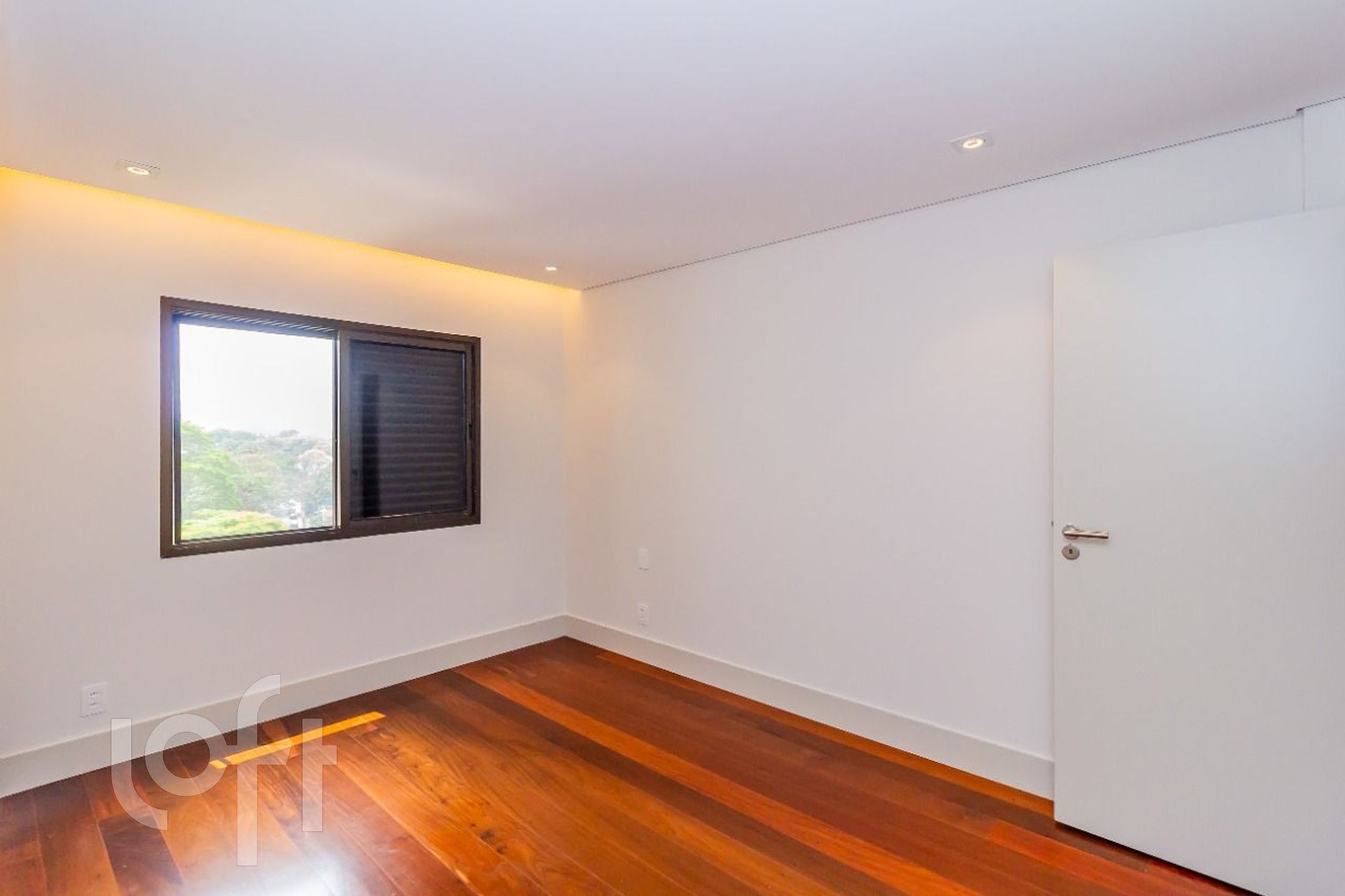 Apartamento à venda com 4 quartos, 217m² - Foto 19