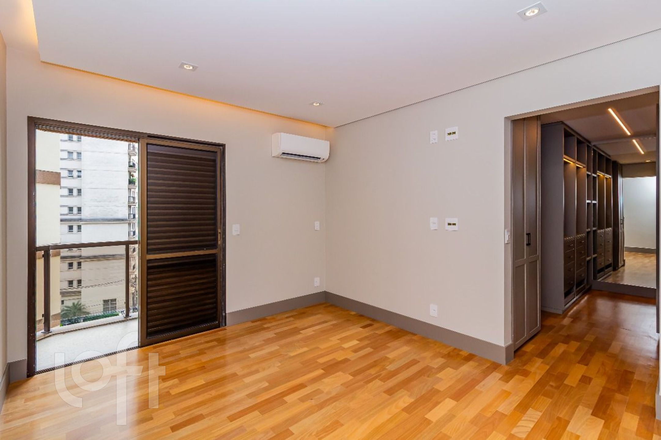 Apartamento à venda com 4 quartos, 217m² - Foto 31