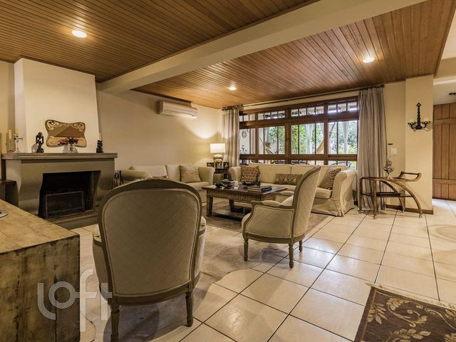 Casa com 306m², 4 dormitórios, 4 suítes, 3 vagas, Chácara das Pedras em Porto Alegre