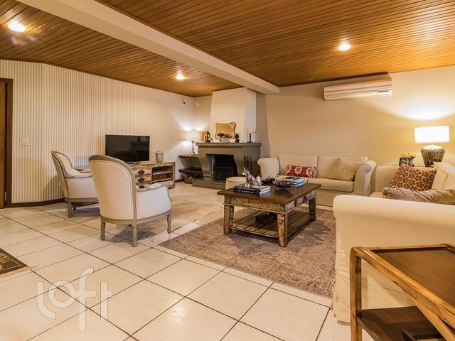 Casa com 306m², 4 dormitórios, 4 suítes, 3 vagas, Chácara das Pedras em Porto Alegre